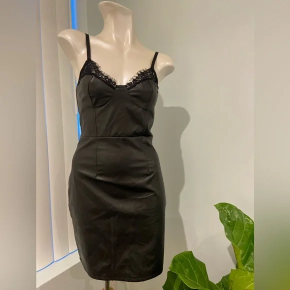 ✨SOLD✨Sexy LBD - Picture 4 of 6